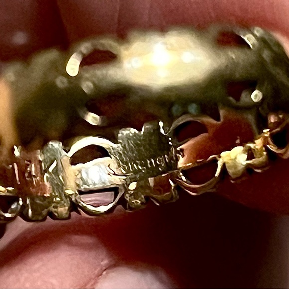 Antique Estate 14 K gold, hand-carved wedding band, in a size 5.5 - Picture 3 of 5